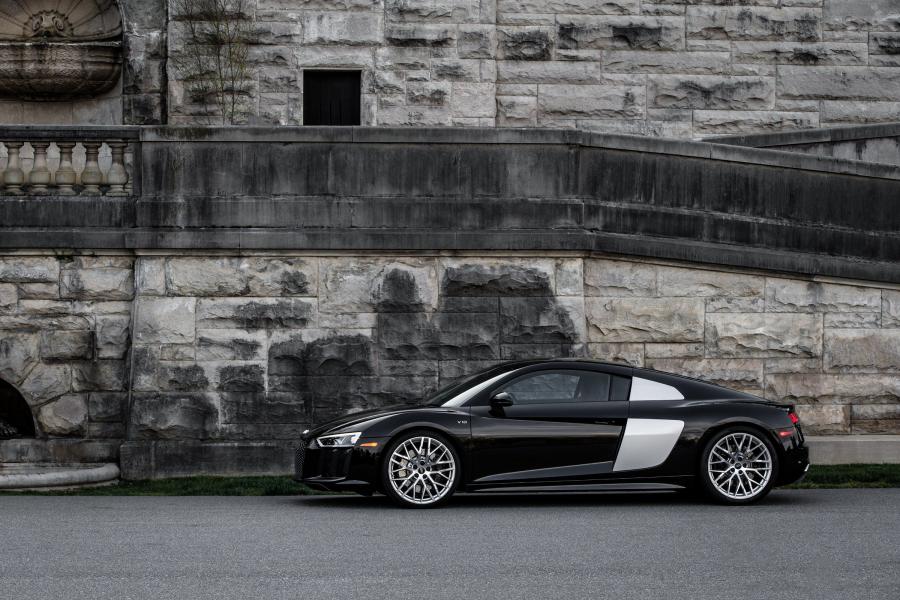  Audi R8 V10 2016 года  (NA) (фото 2 из 3)